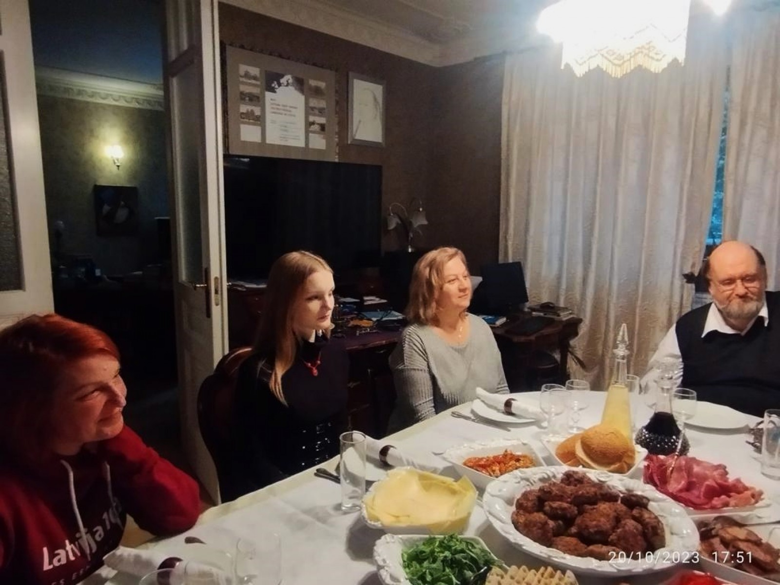 Vakariņas Latvijas ģimenē | Patvērums Drošā Māja