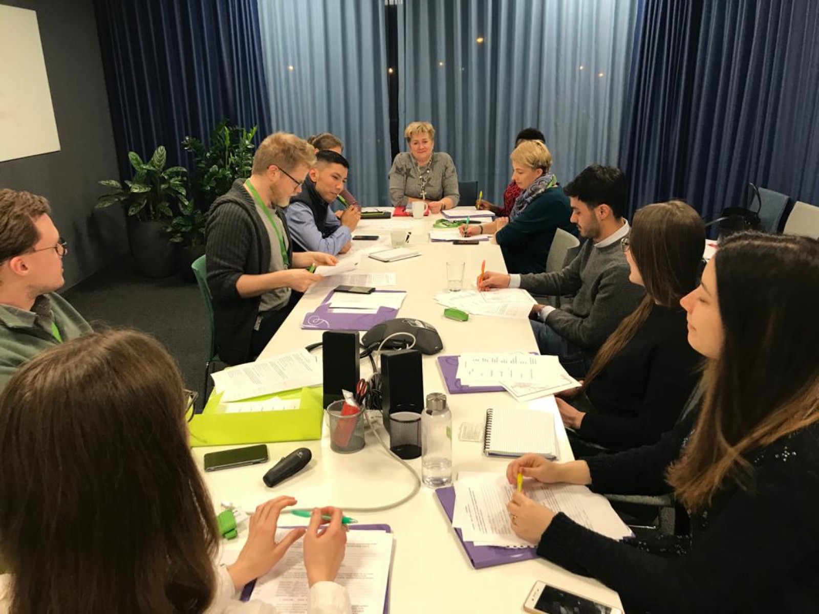 Latviešu sarunvalodas klubs SEB bankā | Patvērums Drošā Māja