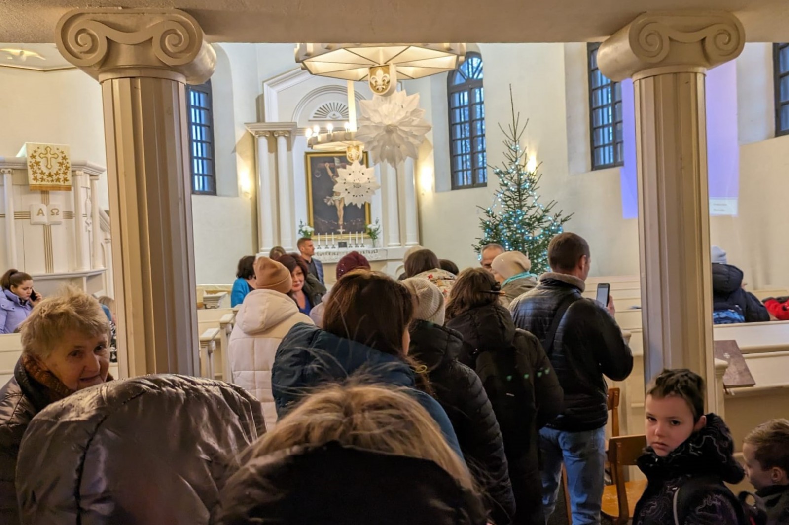 Ziemassvētku svinības latviešu un ukraiņu bērniem Priekulē | Patvērums Drošā māja