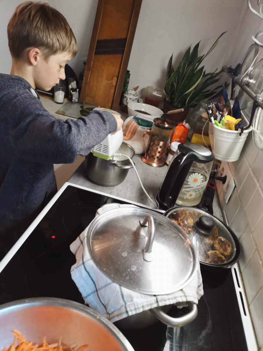 Vakariņas Skrundā Hanna un Ļevs viesojas pie Vinetas | Patvērums Drošā māja