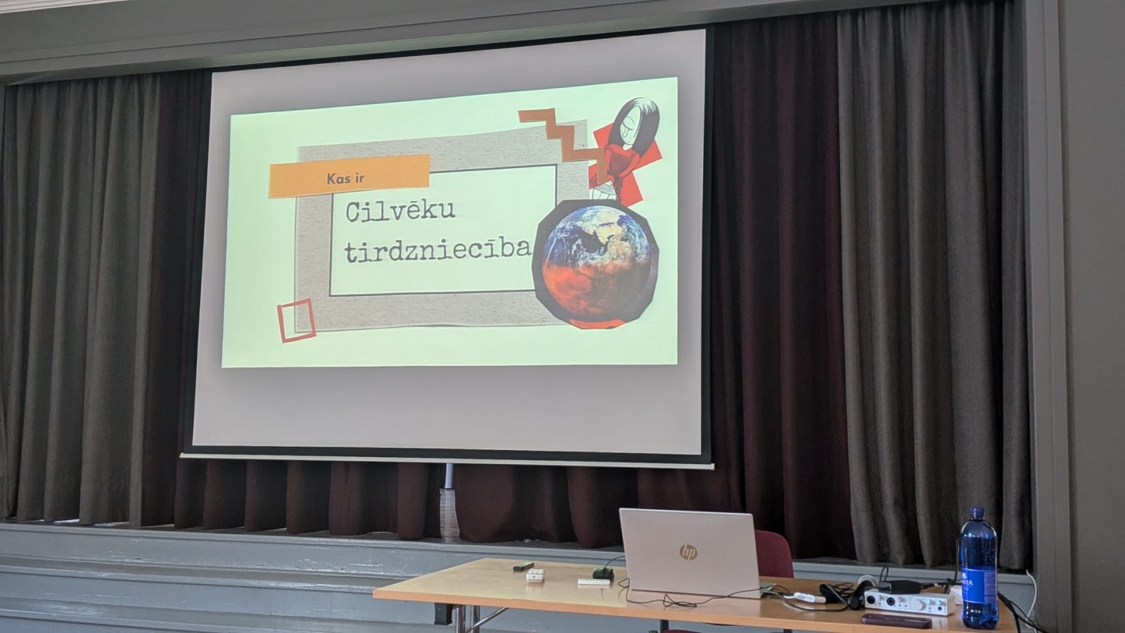 Nodarbība par cilvēktirdzniecības riskiem Saulkrastu novada vidusskolā