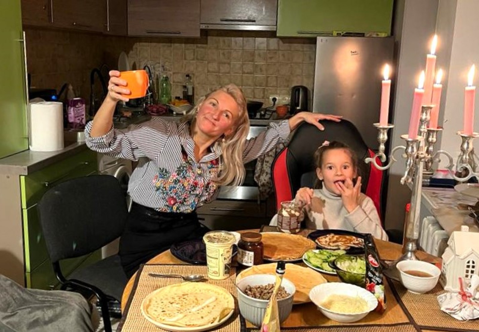 Vakariņas Daugavpilī pie Ievas ciemojas Oksana un Anna | Patvērums Drošā māja