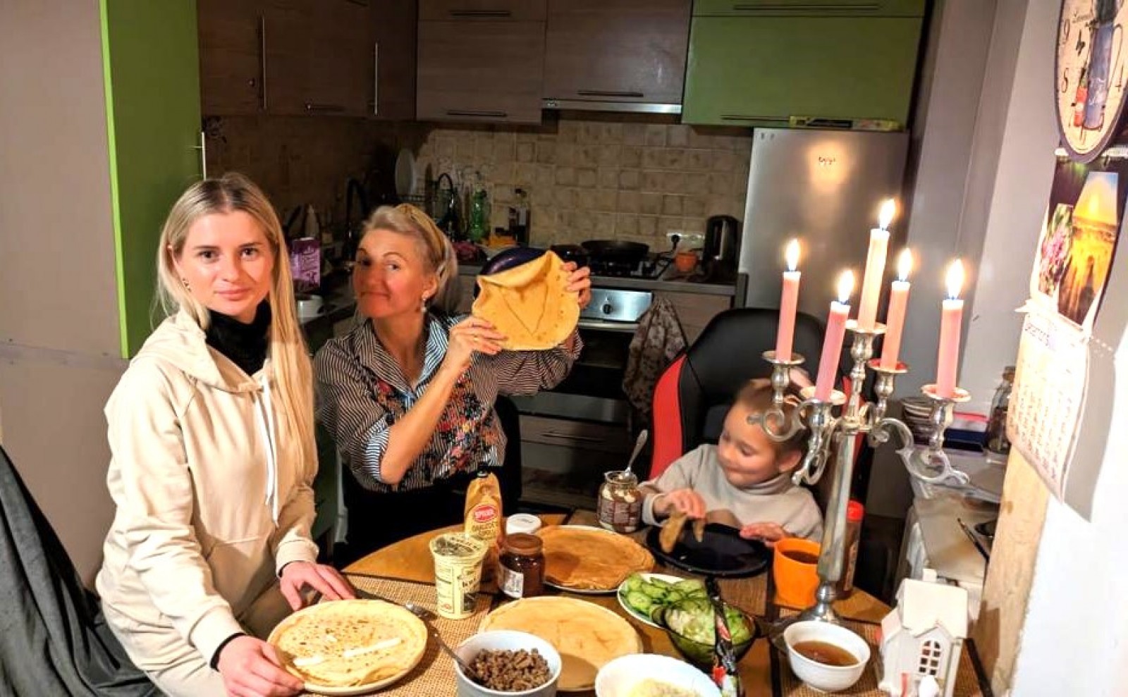 Vakariņas Daugavpilī pie Ievas ciemojas Oksana un Anna | Patvērums Drošā māja