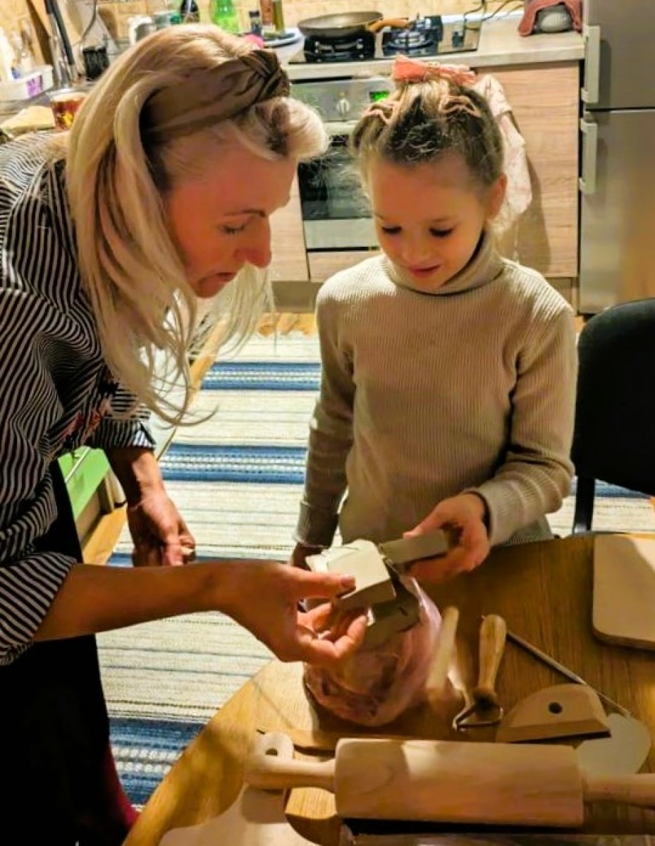 Vakariņas Daugavpilī pie Ievas ciemojas Oksana un Anna | Patvērums Drošā māja