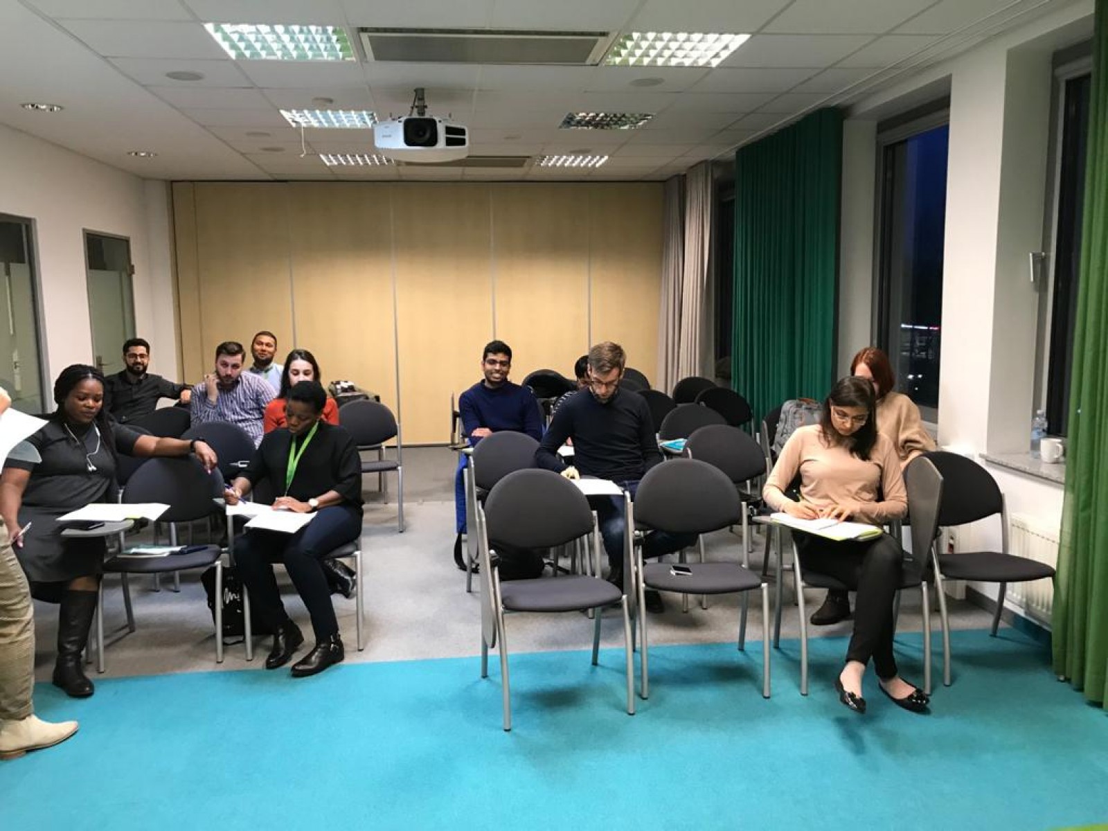 Latviešu sarunvalodas klubs SEB bankā | Patvērums Drošā Māja